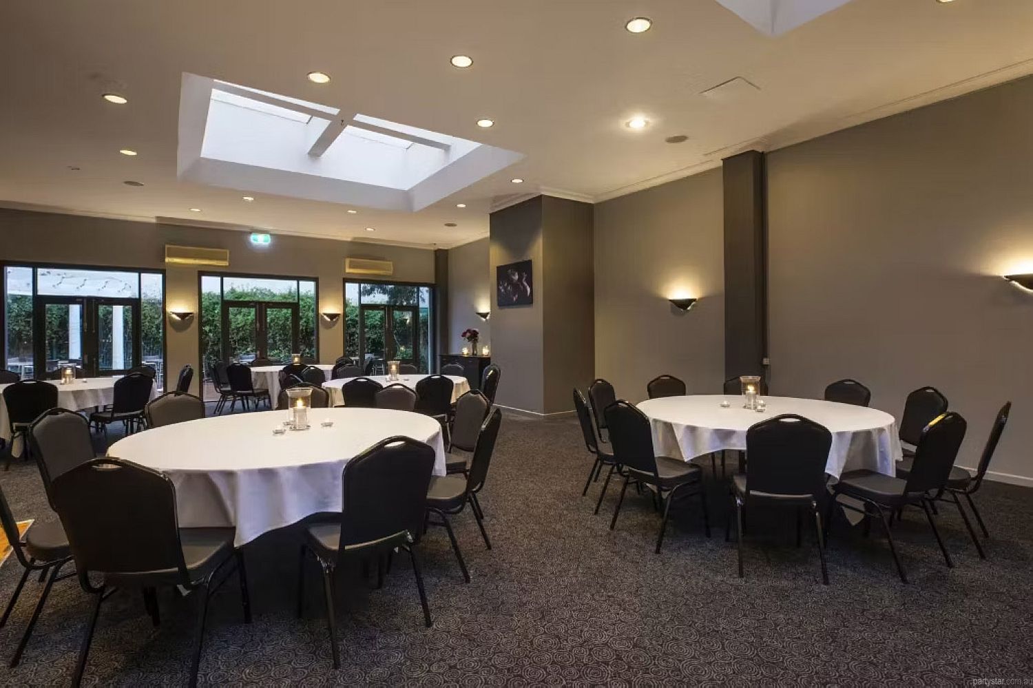 Ferntree Gully Hotel, Ferntree Gully, VIC. Venue photo #4